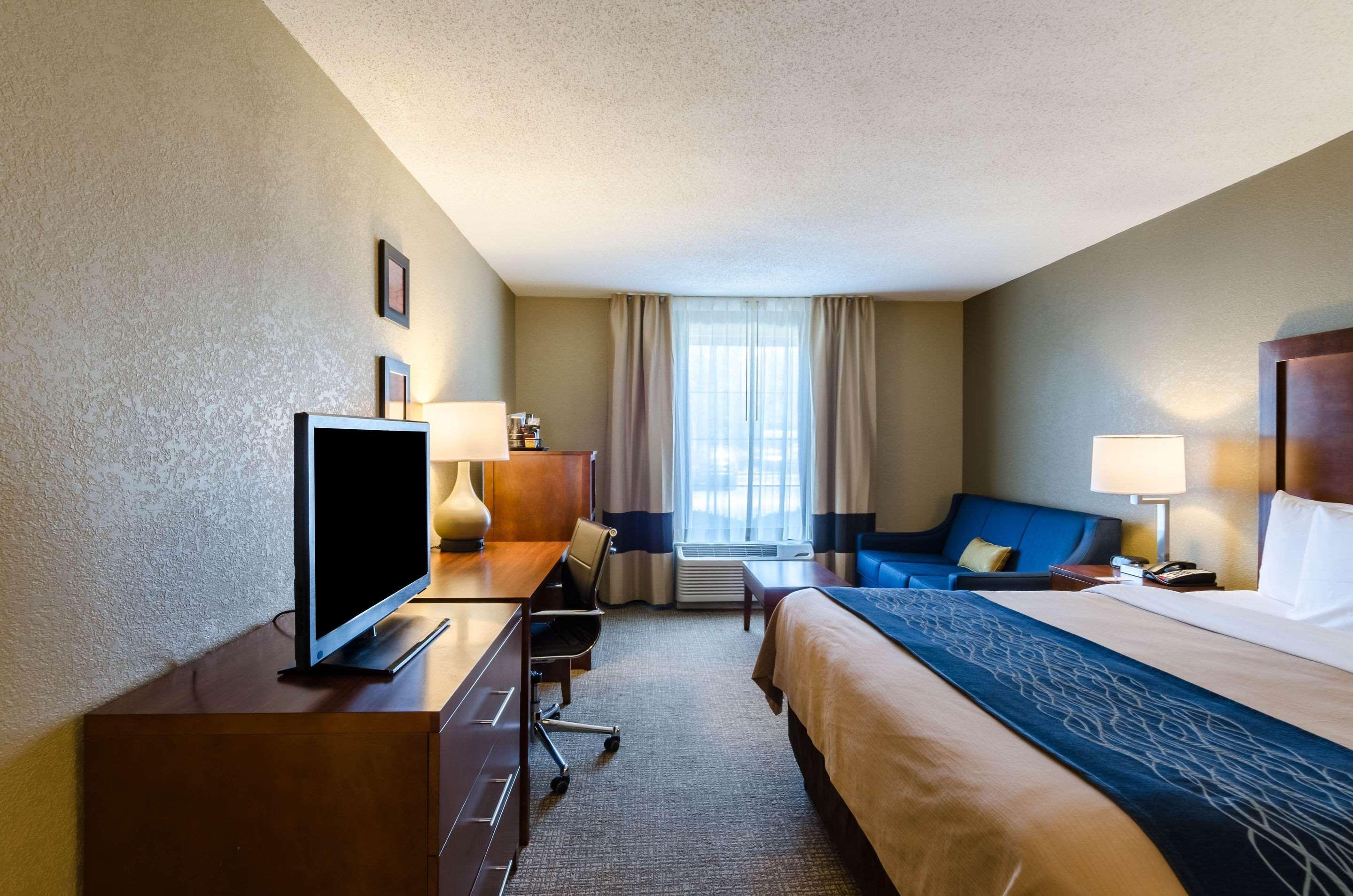 Comfort Inn Randolph-Boston Экстерьер фото