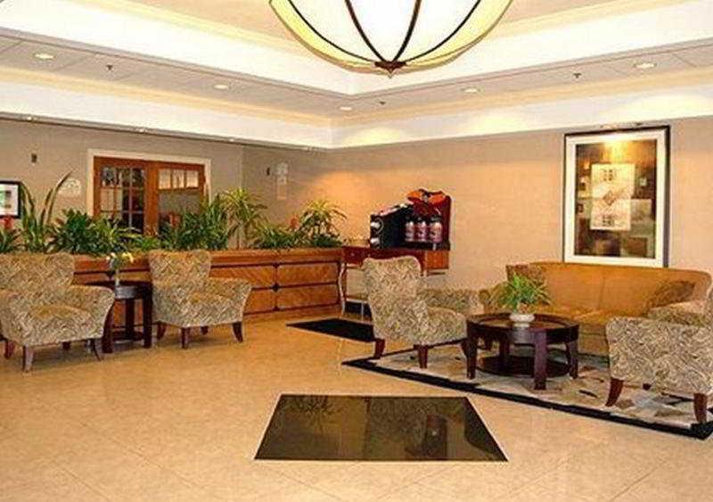 Comfort Inn Randolph-Boston Интерьер фото