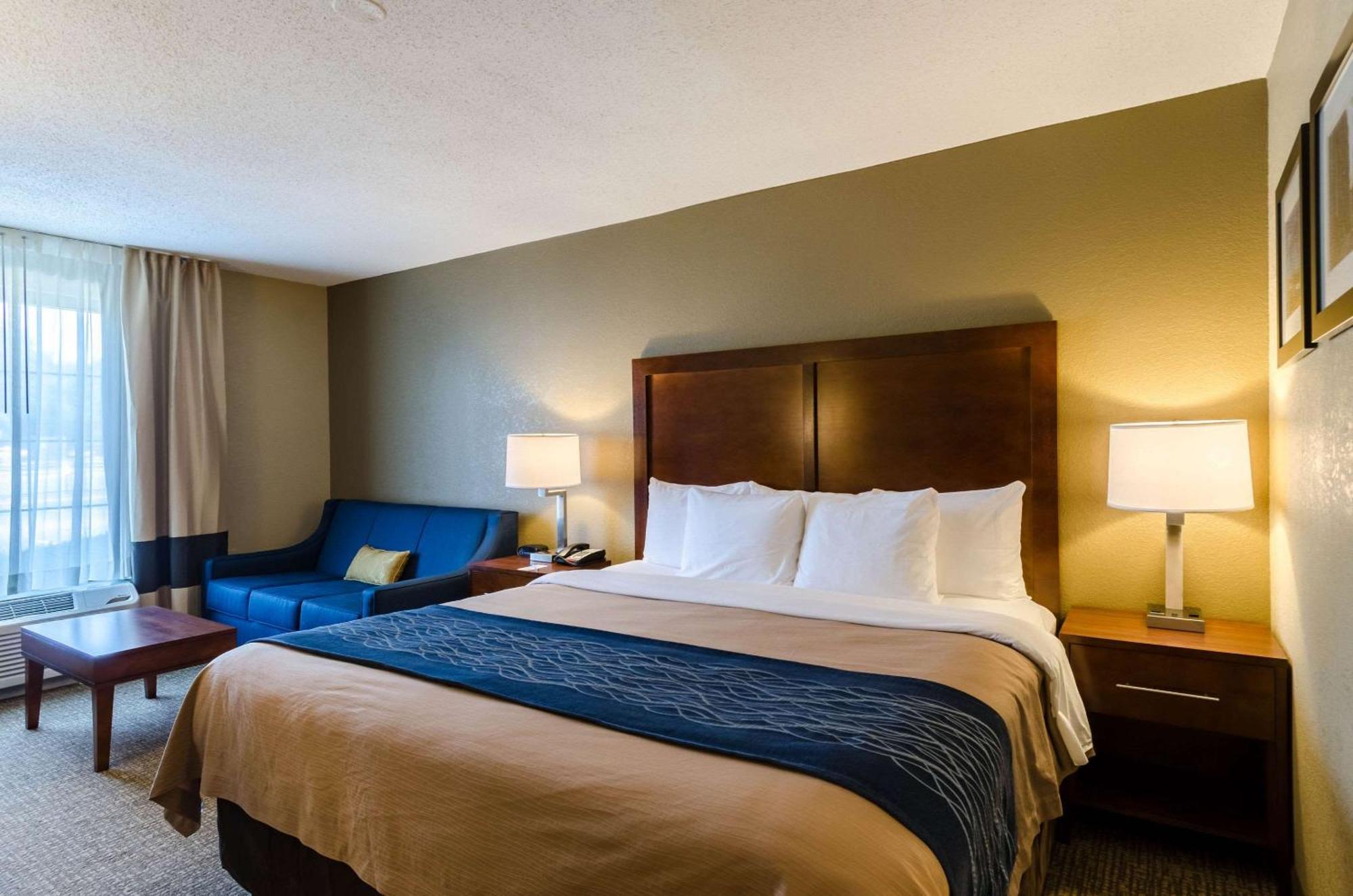 Comfort Inn Randolph-Boston Экстерьер фото