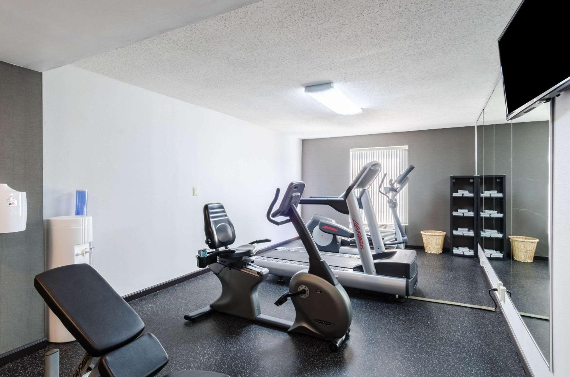 Comfort Inn Randolph-Boston Экстерьер фото