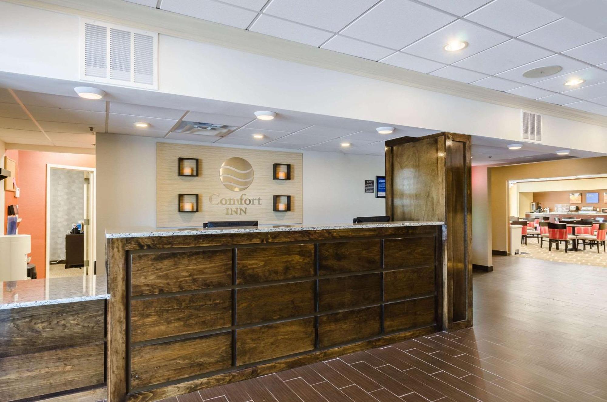 Comfort Inn Randolph-Boston Экстерьер фото