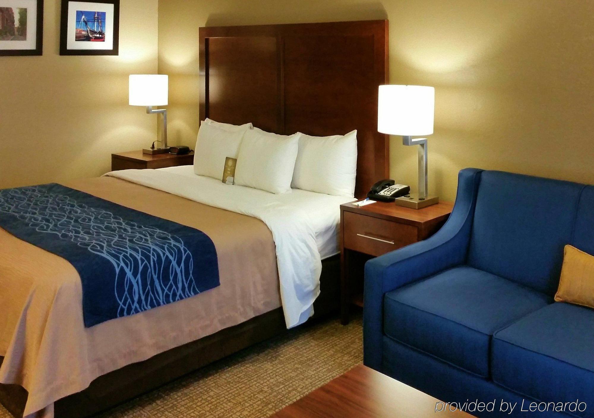 Comfort Inn Randolph-Boston Экстерьер фото