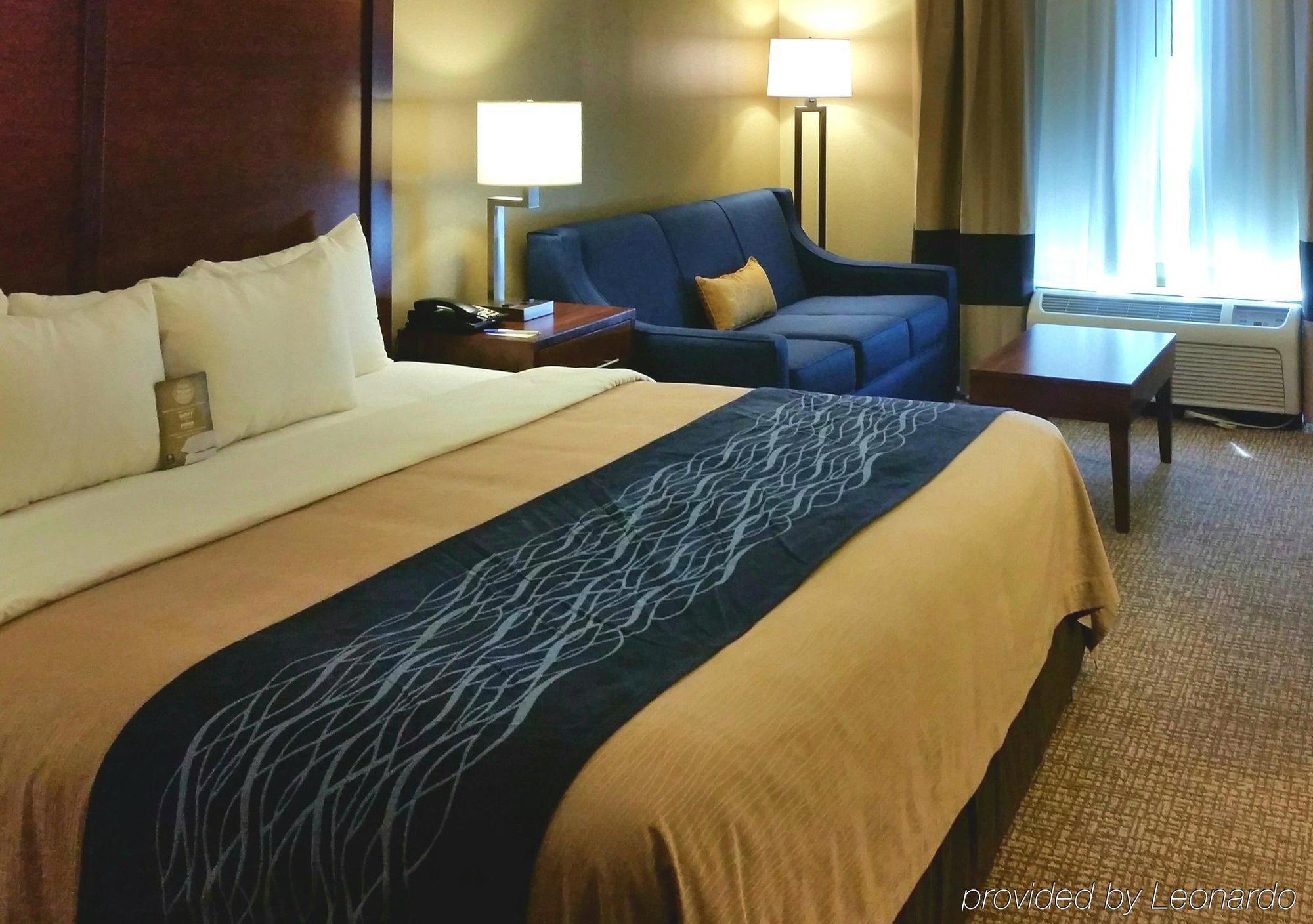 Comfort Inn Randolph-Boston Экстерьер фото
