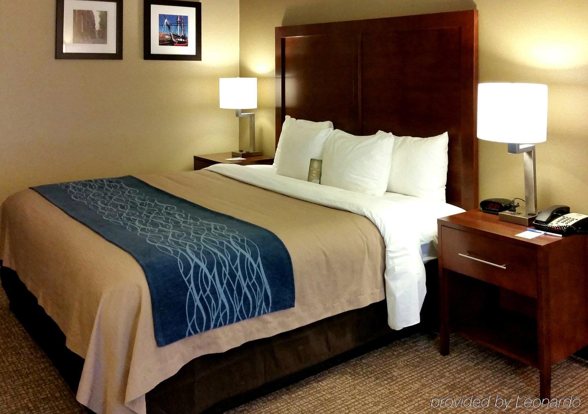 Comfort Inn Randolph-Boston Экстерьер фото